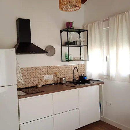 Casita Independiente Con Jardin